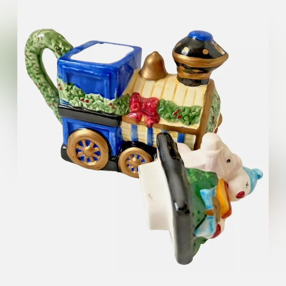 Holiday Tradition Vintage 5" Ceramic Christmas Train Teapot - Picture 7 of 9